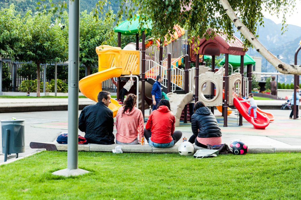 1 plastic playground